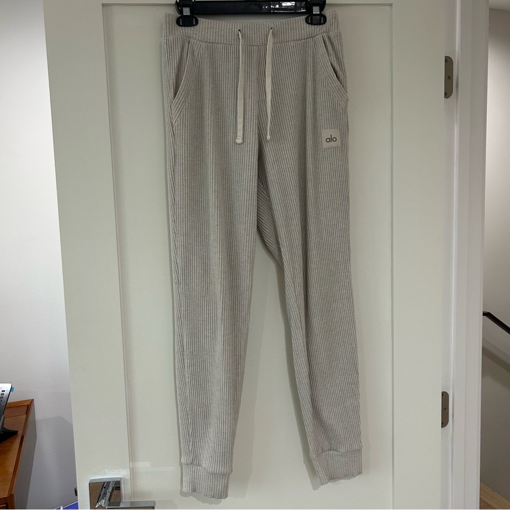 ALO Yoga Ribbed Track Pants in Light Beige